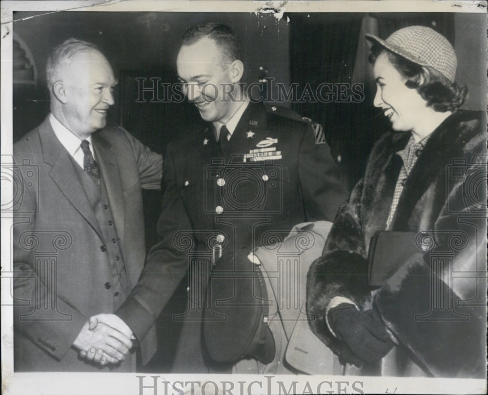 1953 Press Photo President Eisenhower son Major John Eisenhower wife Barbara - Historic Images