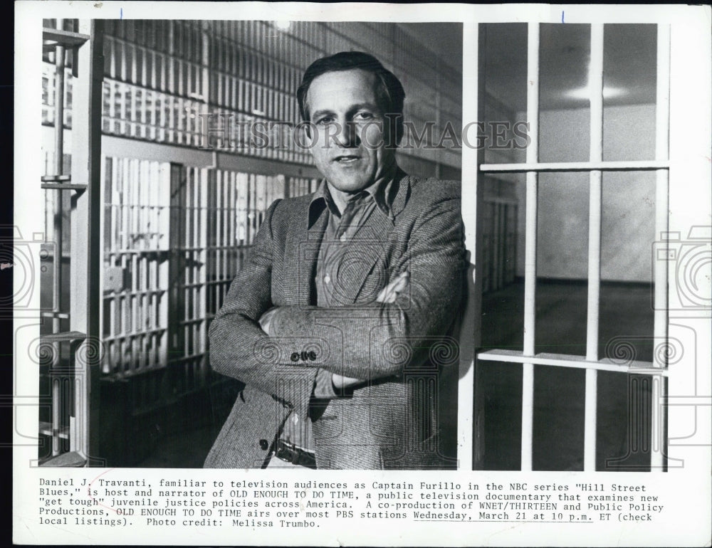 Press Photo Daniel J Travanti Actor Host Old Enough To Do Time PBS - Historic Images