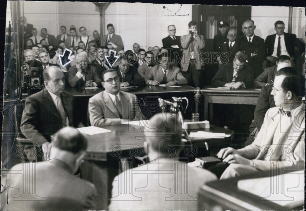 1954 Press Photo Atty Oliver Allen Theodore Pappas counsel &amp; witness leave court - Historic Images