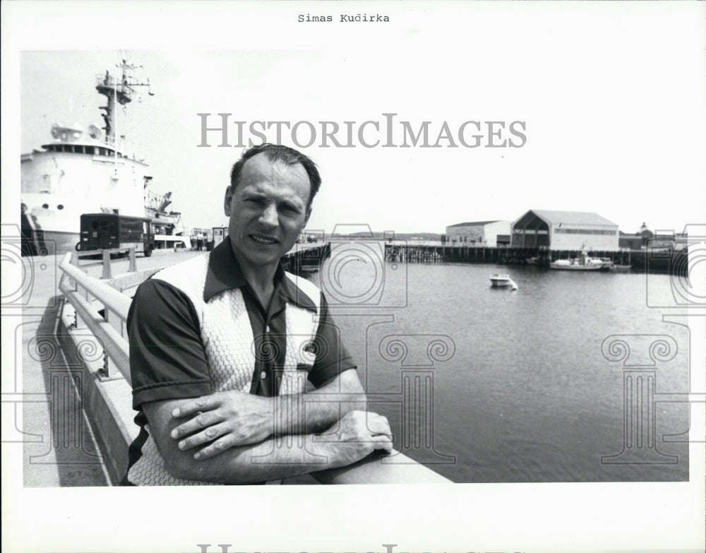 1974 Press Photo Lituanian Seaman ,Simas Kudirka,Defects in Cape Cod - Historic Images