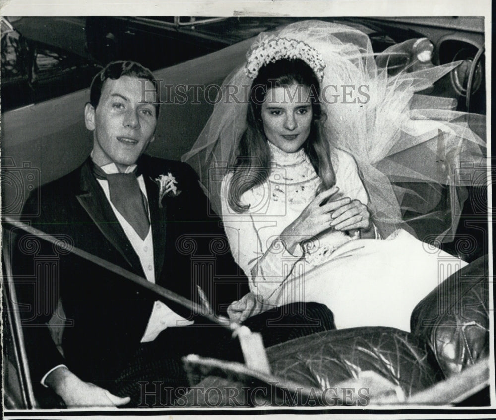 1971 Press Photo Cal. Christopher Thomas Hartford Pell & Janet Alexander Wedding - Historic Images