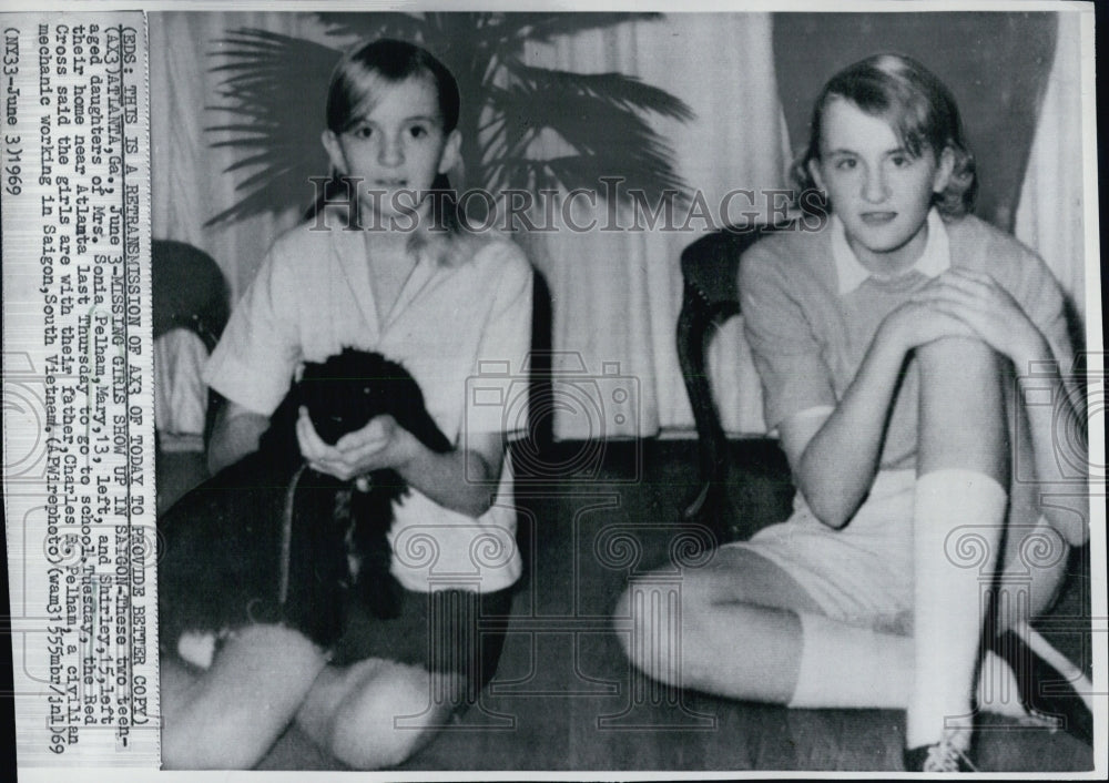 1969 Sonia Pelham's Missing Teenage Atlanta Girls Show Up in Saigon - Historic Images