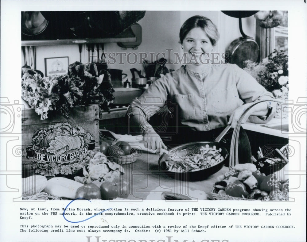1981 Press Photo Marian Morash's cookbook "The Victory Garden Cookbook" - Historic Images