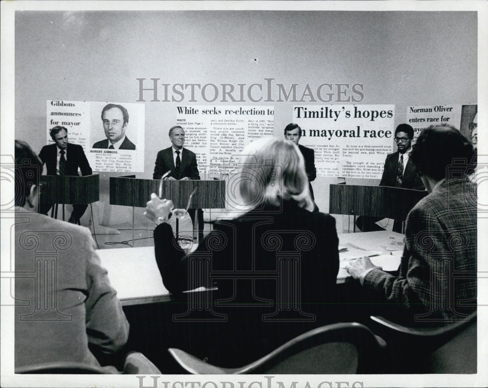 1975 Press Photo Boston Mayoral Debate w Robert Gibbons, Kevin White, et al - Historic Images