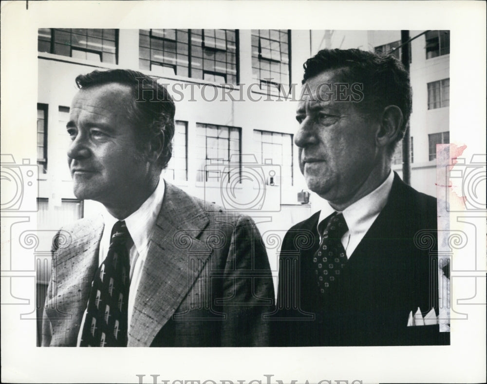 1976 Jack Lemmon, Jack Gilford in "Save The Tiger" - Historic Images