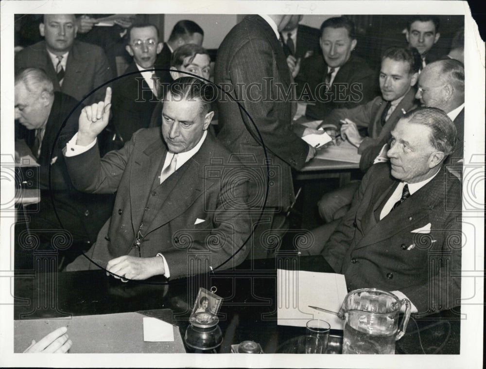 1938 Press Photo Richard Whitney attends hearing by State Att. Gen. Bennett - Historic Images