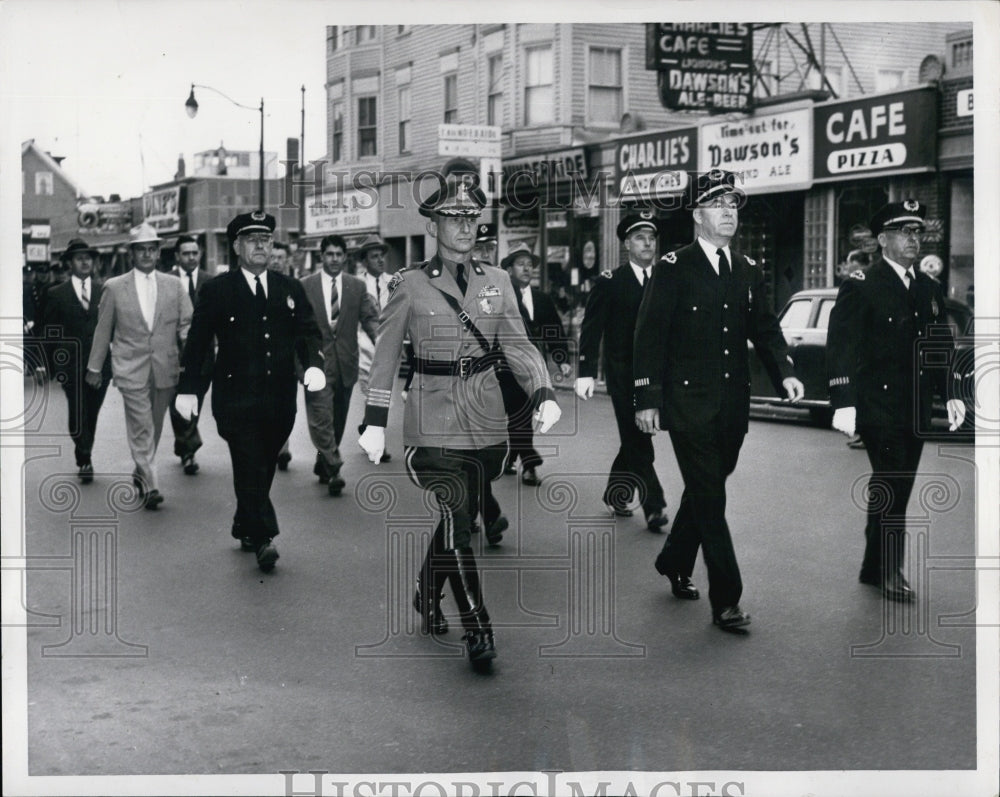 1958 Press Photo Chief Linehan and Mayor Gen. Whitney led police in march - Historic Images