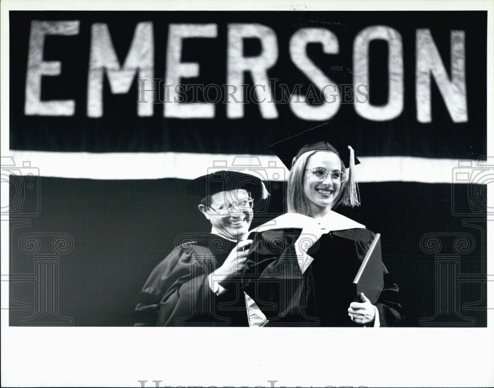 1993 Press Photo Marlee Matlin Receives Degree From Emerson College - Historic Images
