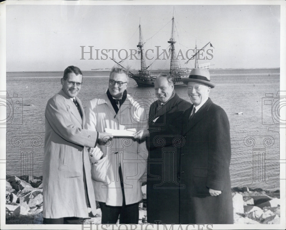 1957 Press Photo Mayflower Plymouth Plantation Henry Hornblower Dave Garraway - Historic Images