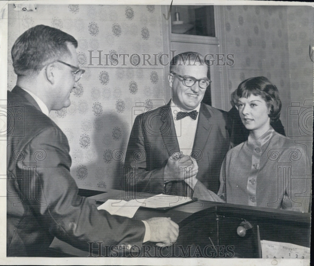 1956 Press Photo Dave Garroway Pamela Wilde Marriage Municipal Building - Historic Images