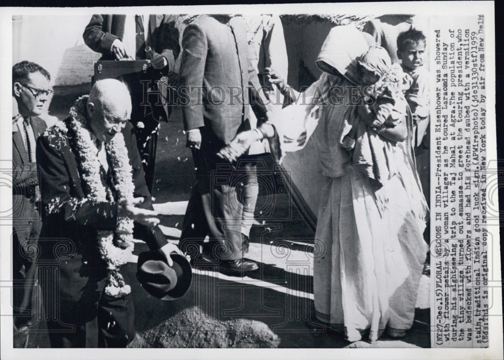 1959 President Eisenhower Showered Flowers Tiny Village Laraomda - Historic Images