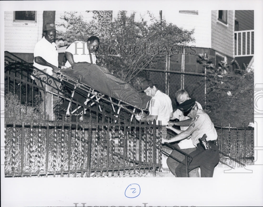 1991 Press Photo Medical Examiner Team Boston Police Double Homicide - Historic Images