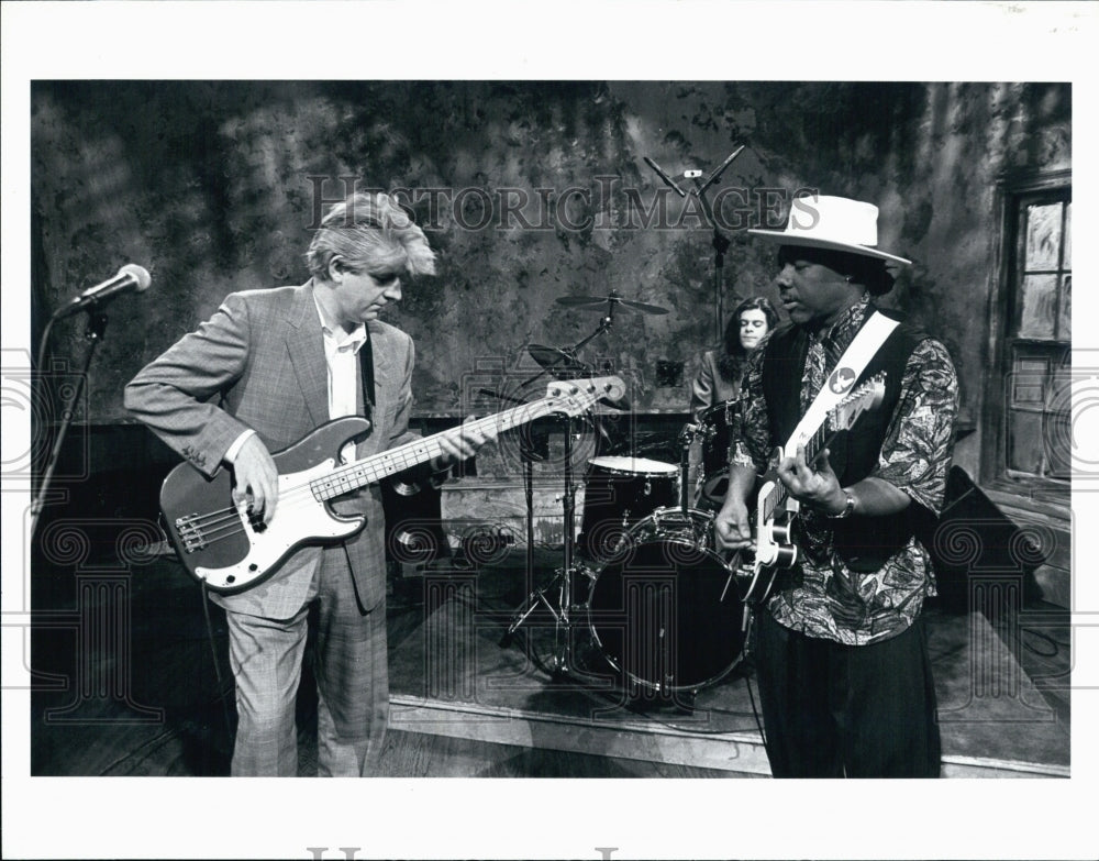 Press Photo &quot;Best of New Visions&quot; host Nile Rodgers, Nick Lowe performing - Historic Images