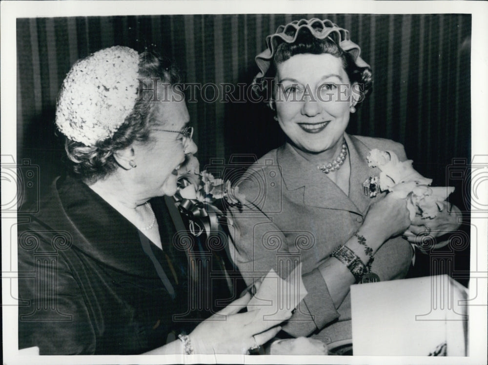 1953 Press Photo Mrs. Charles Wilson Mrs. Dwight Eisenhower At Luncheon - Historic Images