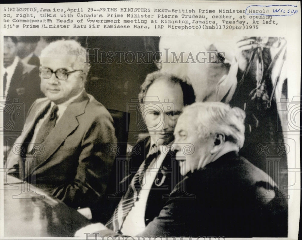 1975 Press Photo Prime Minister Harold Wilson with Candian Prime Minister Pierre - Historic Images