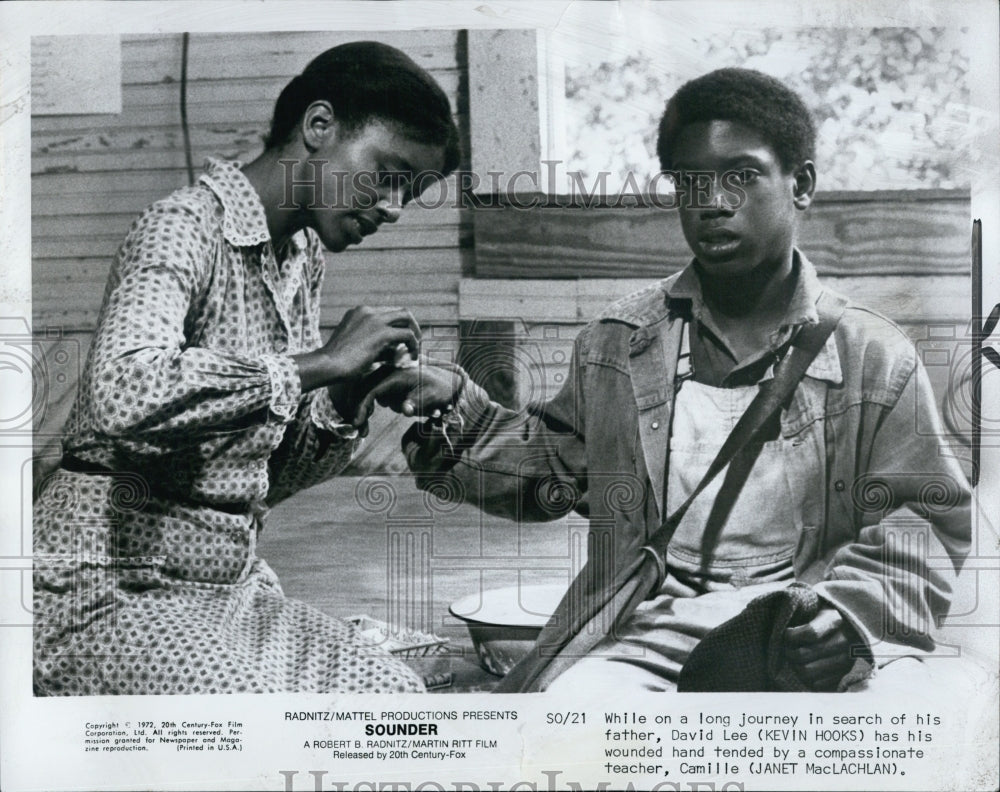 1972 Press Photo Kevin Hooks and Janet MacLachlan in "Sounder" - Historic Images