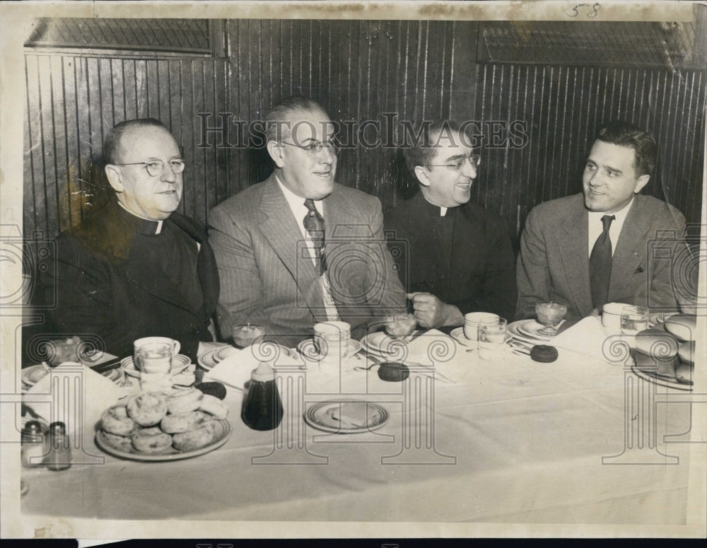 1952 Press Photo Annual Communion Breakfast of the St Joseph's Holy Name Society - Historic Images