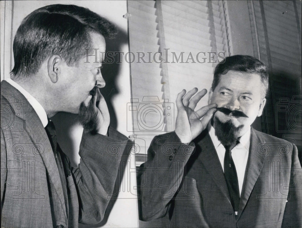 1968 Press Photo Reporter Dan McLaughlin - Historic Images