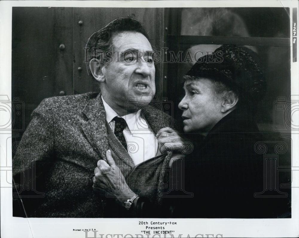 1968 Thelma Ritter & Jack Gilford on "The Incident" - Historic Images