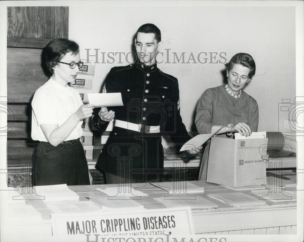 1959 Press Photo Marine Sgt Winfield Trott Cerebral Palsy 53 Minute March - Historic Images