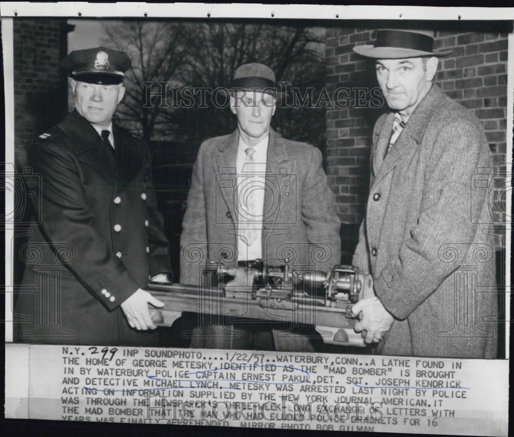 1957 Press Photo George Metesky &quot;Mad Bomber&quot; Police chief Ernest Pakul, Sgt. - Historic Images