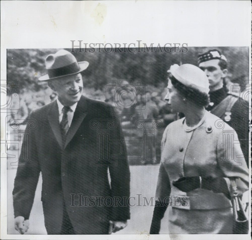 1959 President Eisenhower and Queen Elizabeth,Balmoral Castle - Historic Images