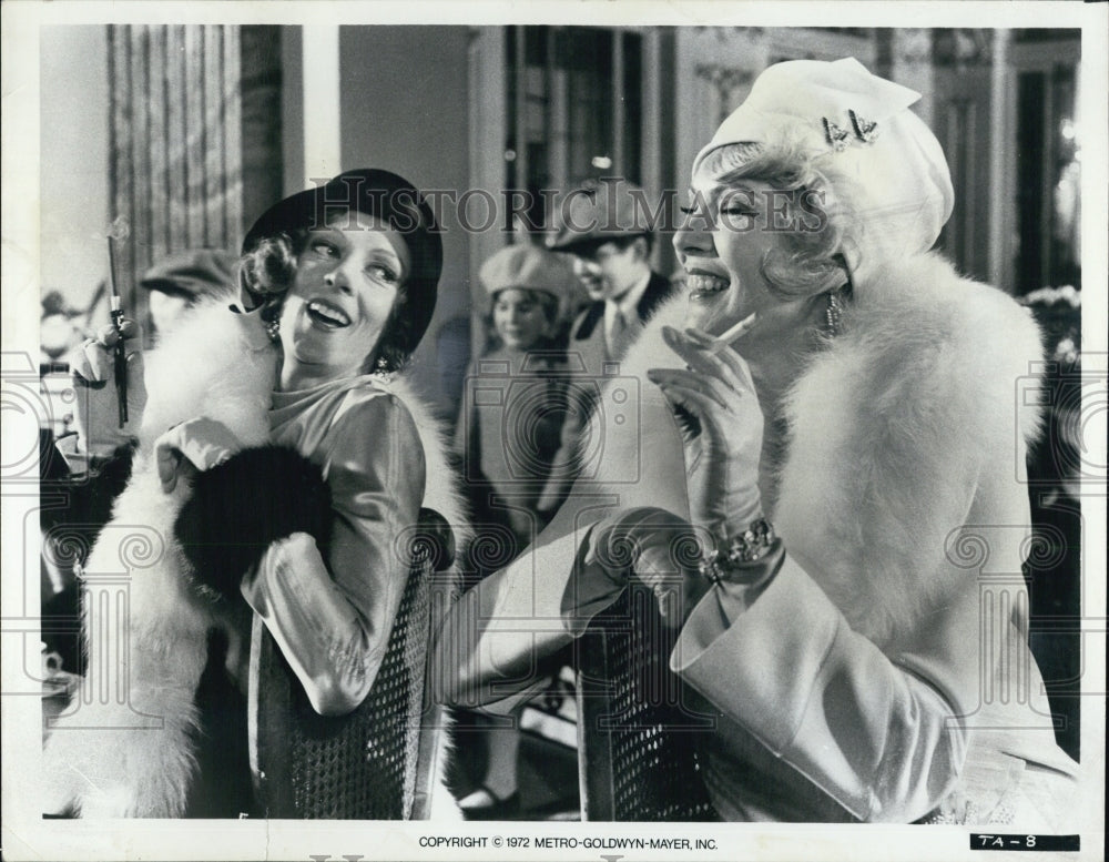 1973 Press Photo Maggie Smith stars in "Travels With My Aunt" - Historic Images