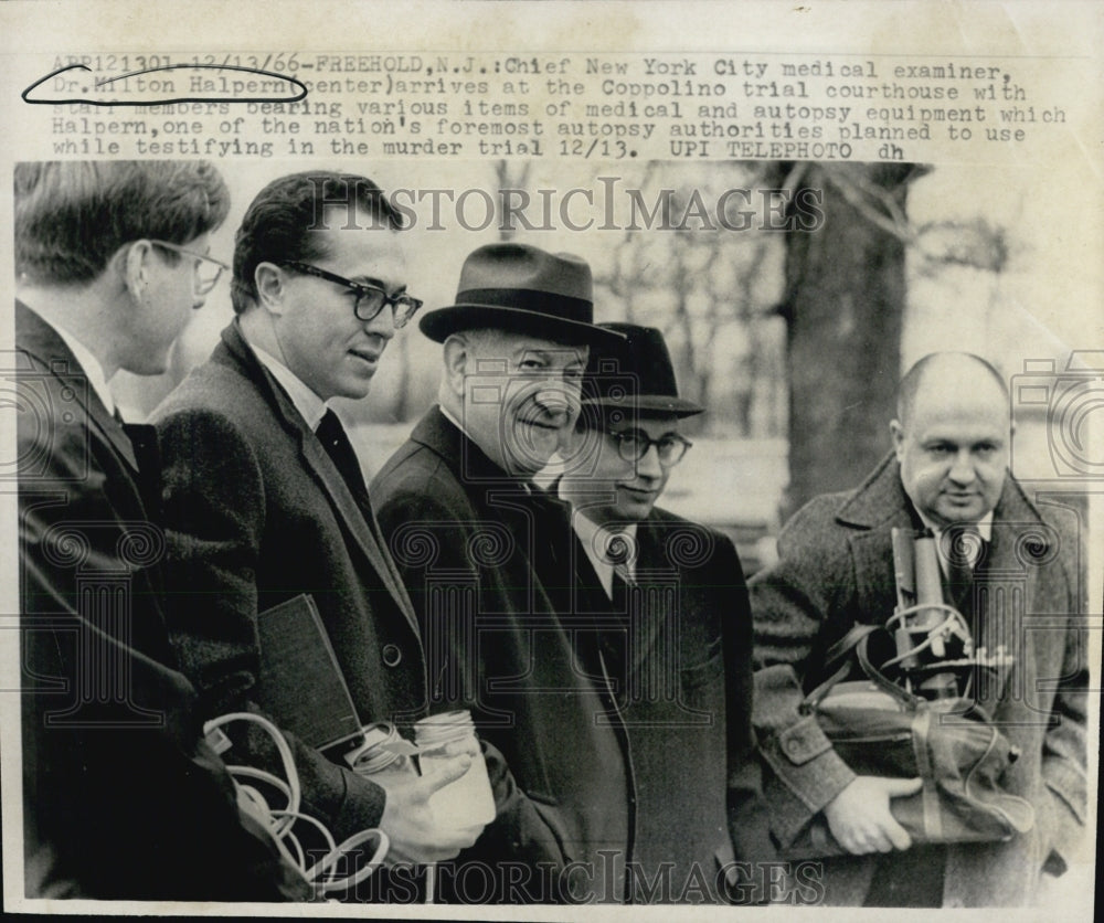 1966 Chief NY Med Examiner Milton Helpern at Coppolino Trial - Historic Images