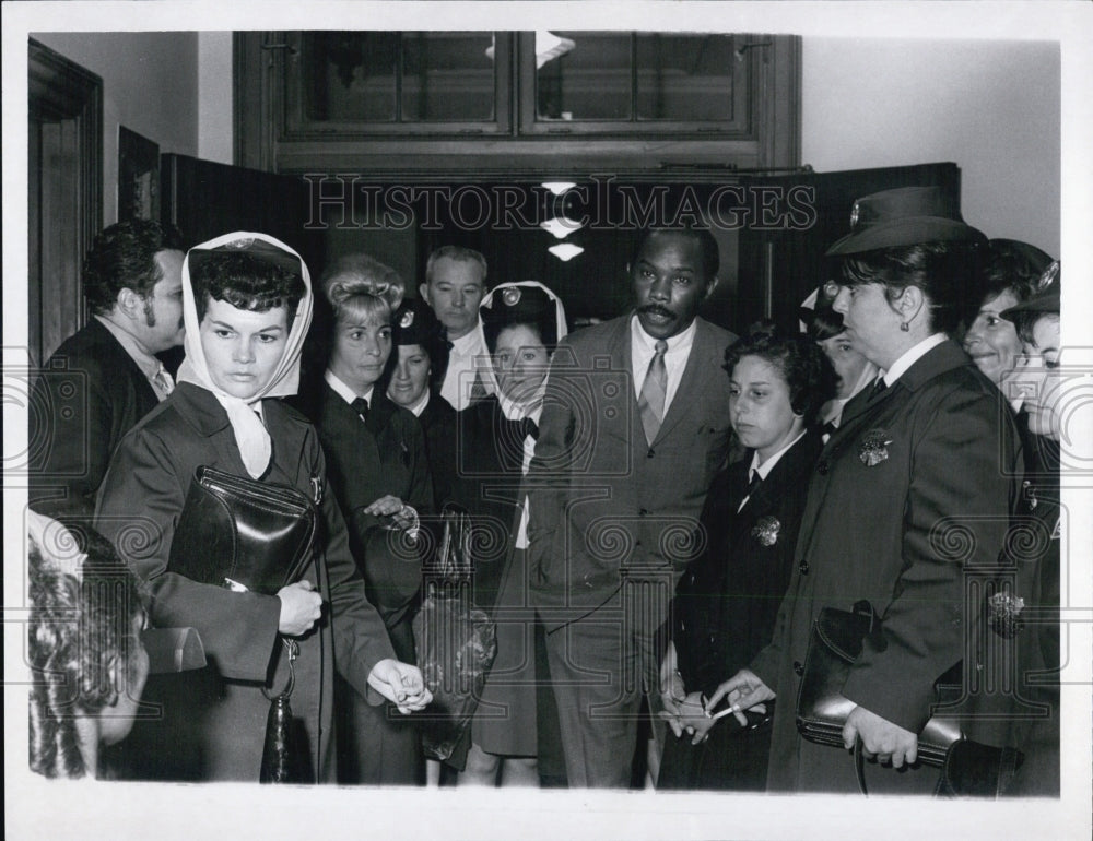 1969 Meter Maids ' Discrimination Charges Before Herman Hemingway - Historic Images
