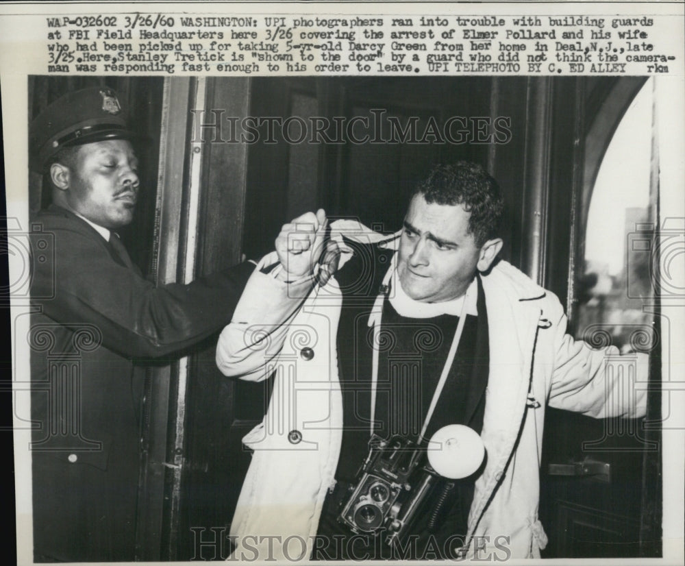 1960 Press Photo Arrest of Elmer Pollard &amp; wife for taking Darcy Green (5yo) - Historic Images