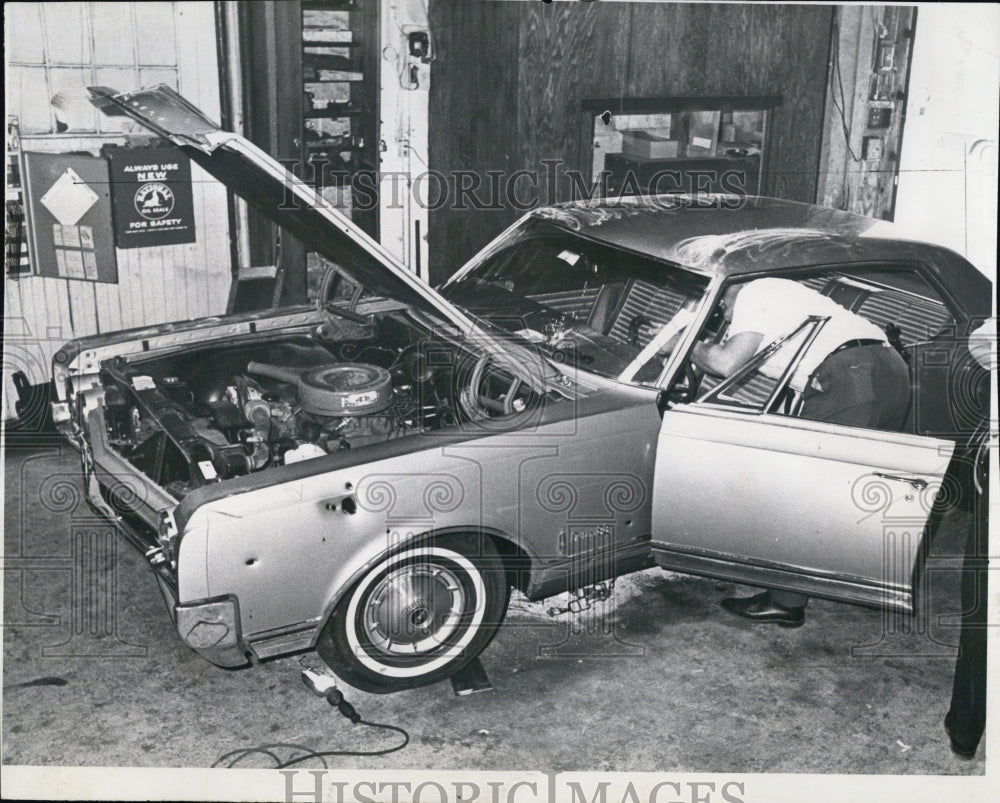 1965 Press PhotoEdward McLaughlin Shooting ,Canon Street - Historic Images