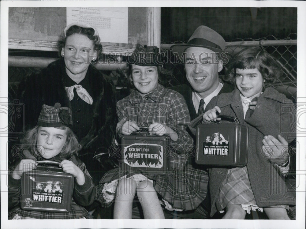 1954 Press Photo Lt. Gov. & Mrs. Sumner Whittier, daughters Jill, Jan & Jaye Ann - Historic Images