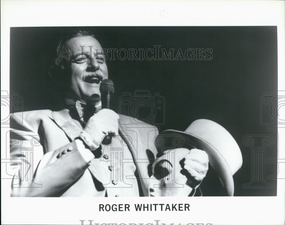 Press Photo Singer Roger Whittaker - Historic Images