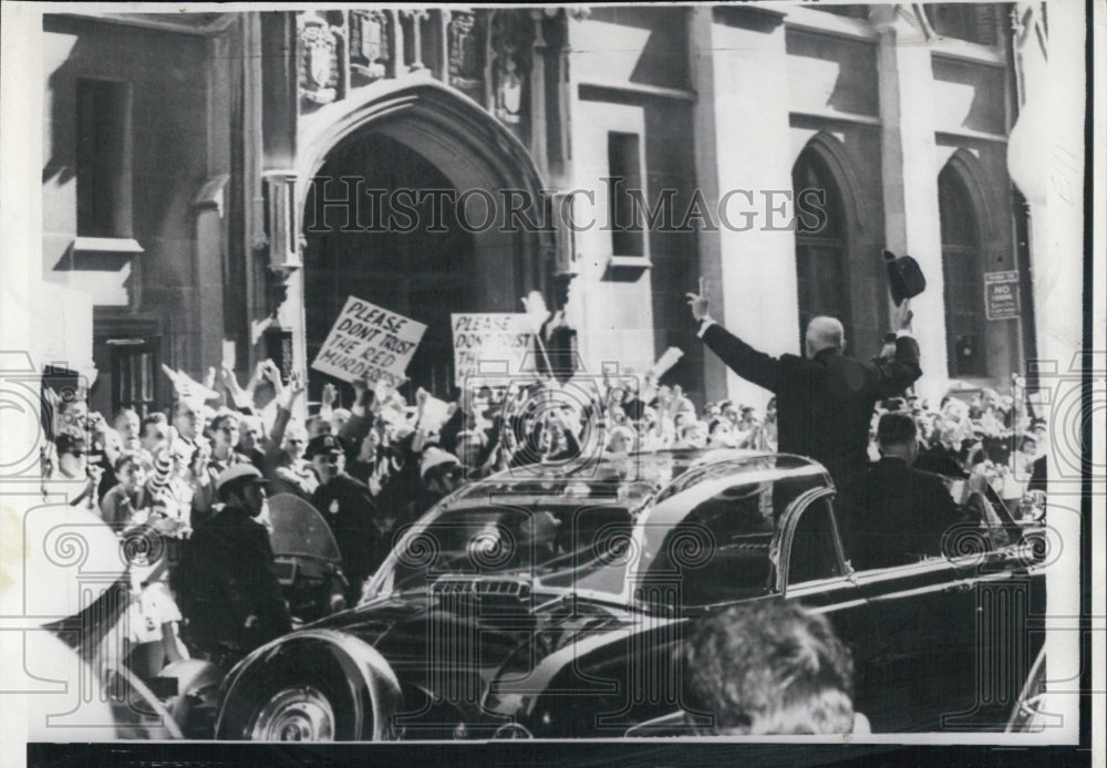 1960 Pres.Eisenhower waves to cheering crowds - Historic Images