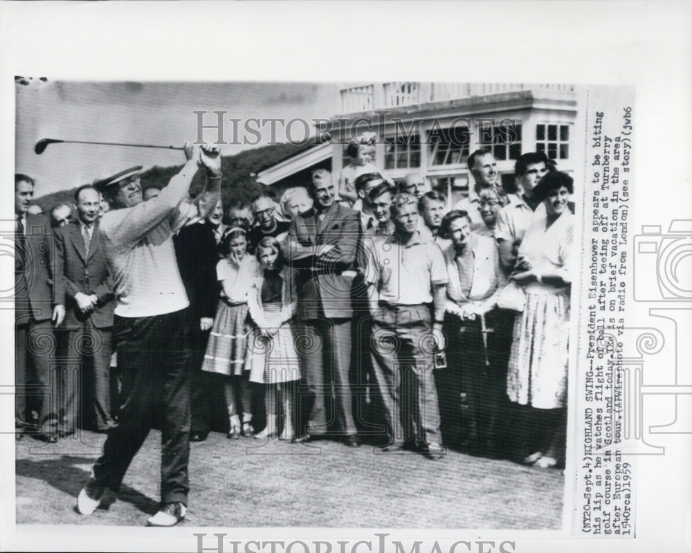 1959 Press Photo Pres.Eisenhower appears to be biting his lip - Historic Images