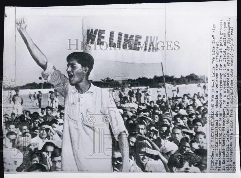 1959 Pakistani Welcomes President Dwight Eisenhower - Historic Images