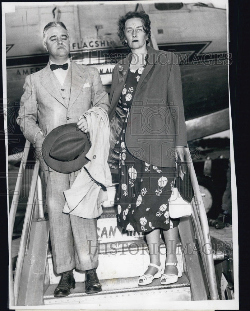 1948 Press Photo Atty Gen George Thompson and Mrs Thompson - Historic Images