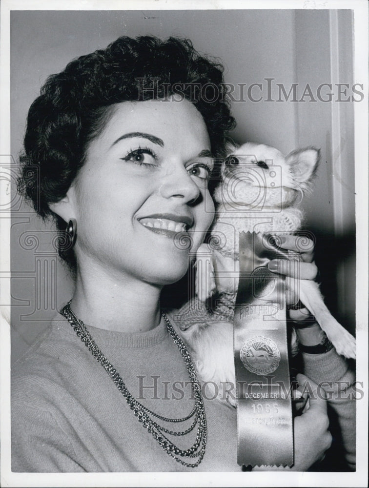 1965 Press Photo Mrs. Louis Chayet and first place pup - Historic Images