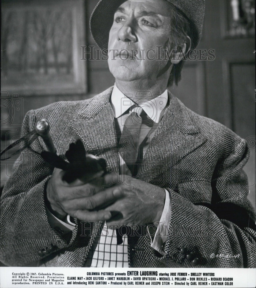 1967 Press Photo Jose Ferrer  stars in "Enter Laughing" - Historic Images