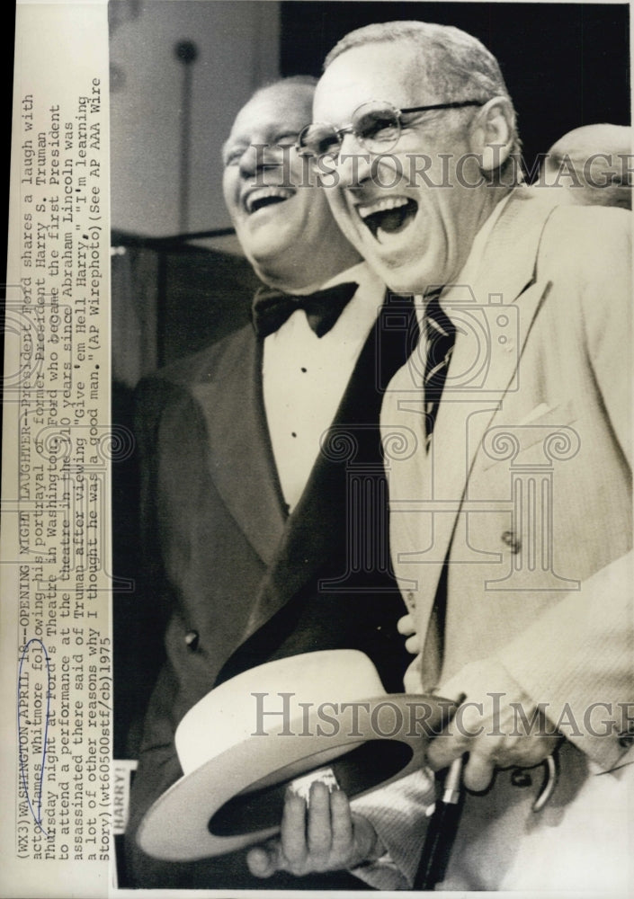 1975 Press Photo President Ford laughs with Actor James Whitmore - Historic Images