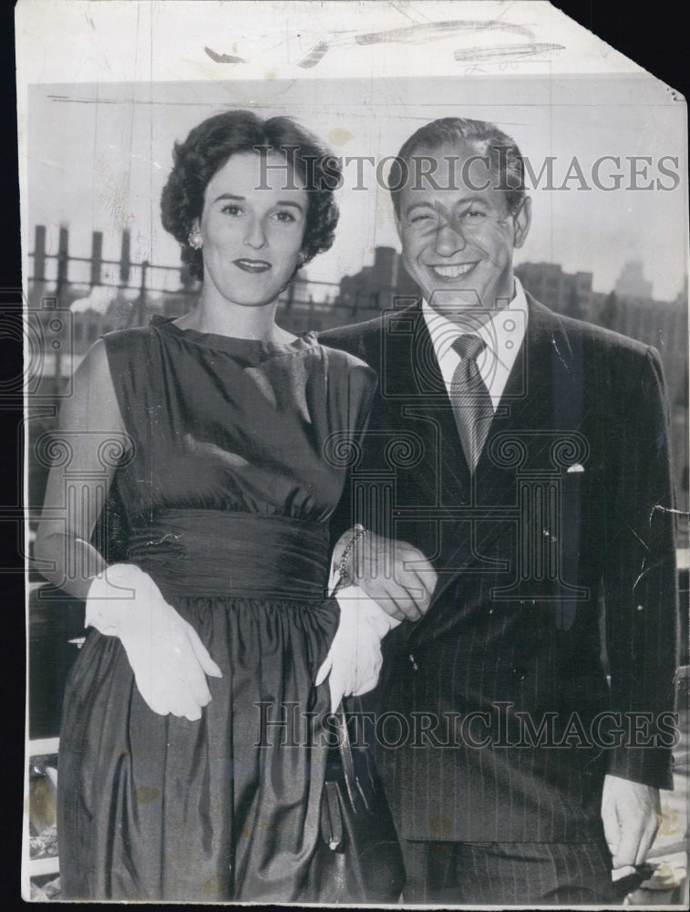 1947 Press Photo William S. Paley, Chairman Colombia Broadcasting &amp; Wife Barbara - Historic Images