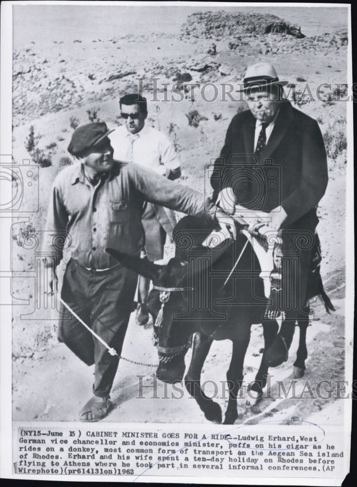 1962 Press Photo West German Vice Chancellor Ludwig Erhard Riding Donkey - Historic Images