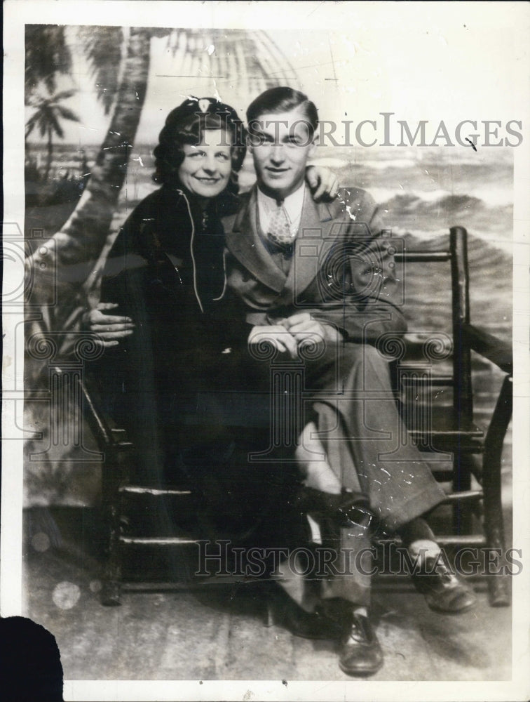 1937 Press Photo A picture of Frank Kroupa & Marie Hucul - Historic Images