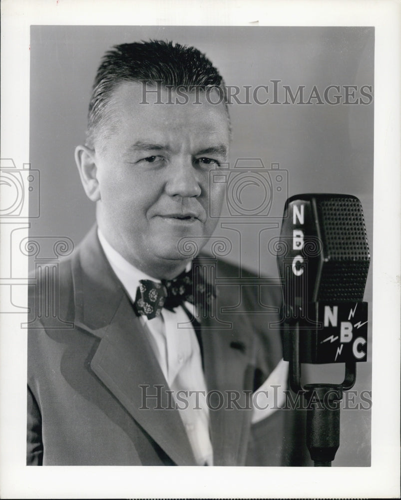 1945 Radio announcer Tyrrell Krum for "The Veterans' Advisor" - Historic Images