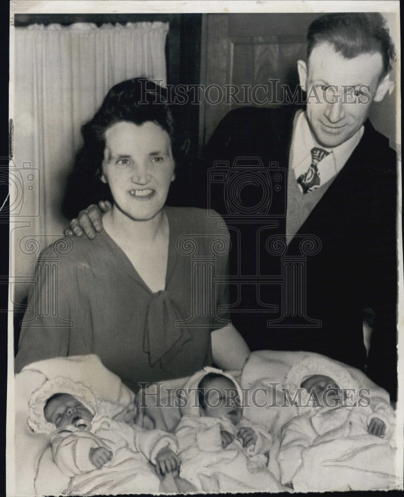 1949 Michael F. Walk poses with wife and second set of triplets - Historic Images