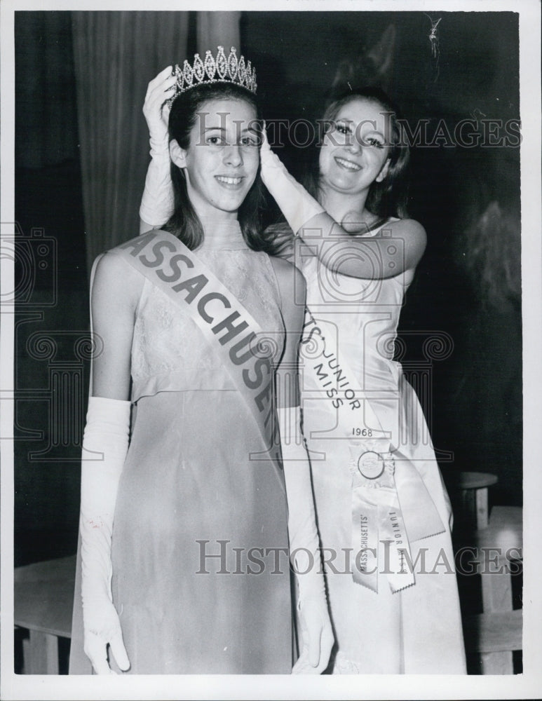 1969 Press Photo Karyn Vose Massachusetts Teen Miss Beauty Contest Winner - Historic Images