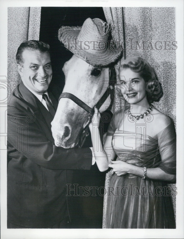 1951 Press Photo John Reed King Horace Horse Cindy Cameron Chance Lifetime TV - Historic Images