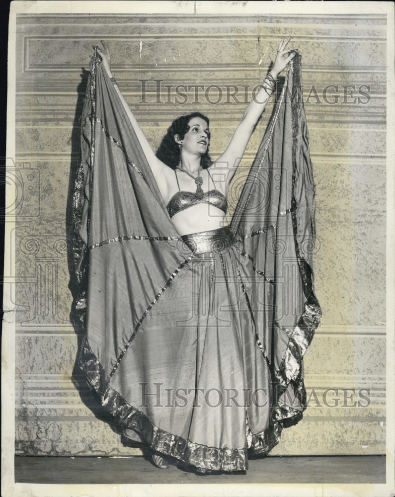 1932 Martha Bigelow Entertainer Dancer - Historic Images
