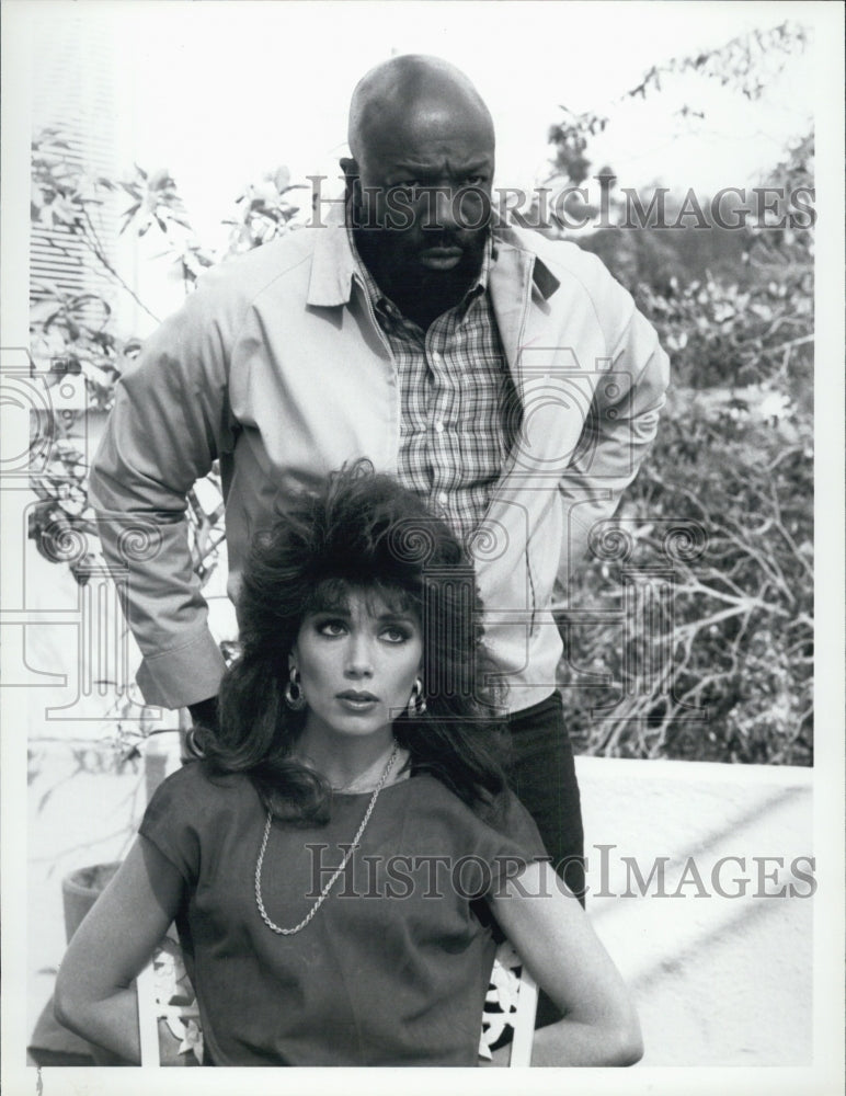 1986 Press Photo Actress Stepfanie Kramer Singer Actor Isaac Hayes TV Hunter - Historic Images