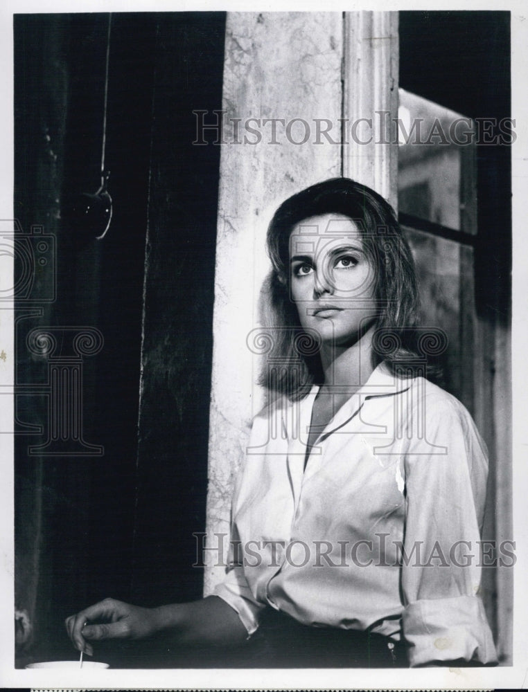 1969 Press Photo Actress Mia Massini in "The Secret Invasion" CBS TV Movie - Historic Images